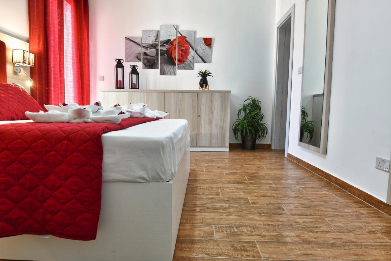Appartamento A Bed Of Roses Marsalforn Esterno foto