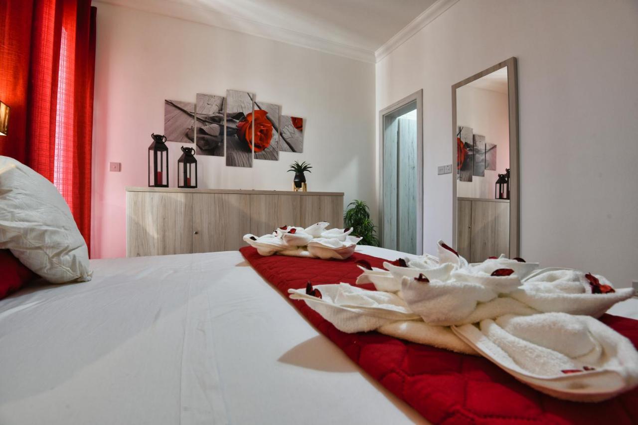 Appartamento A Bed Of Roses Marsalforn Esterno foto