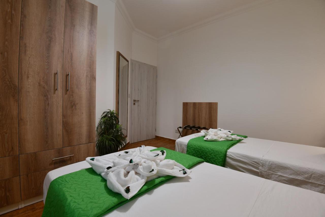 Appartamento A Bed Of Roses Marsalforn Esterno foto